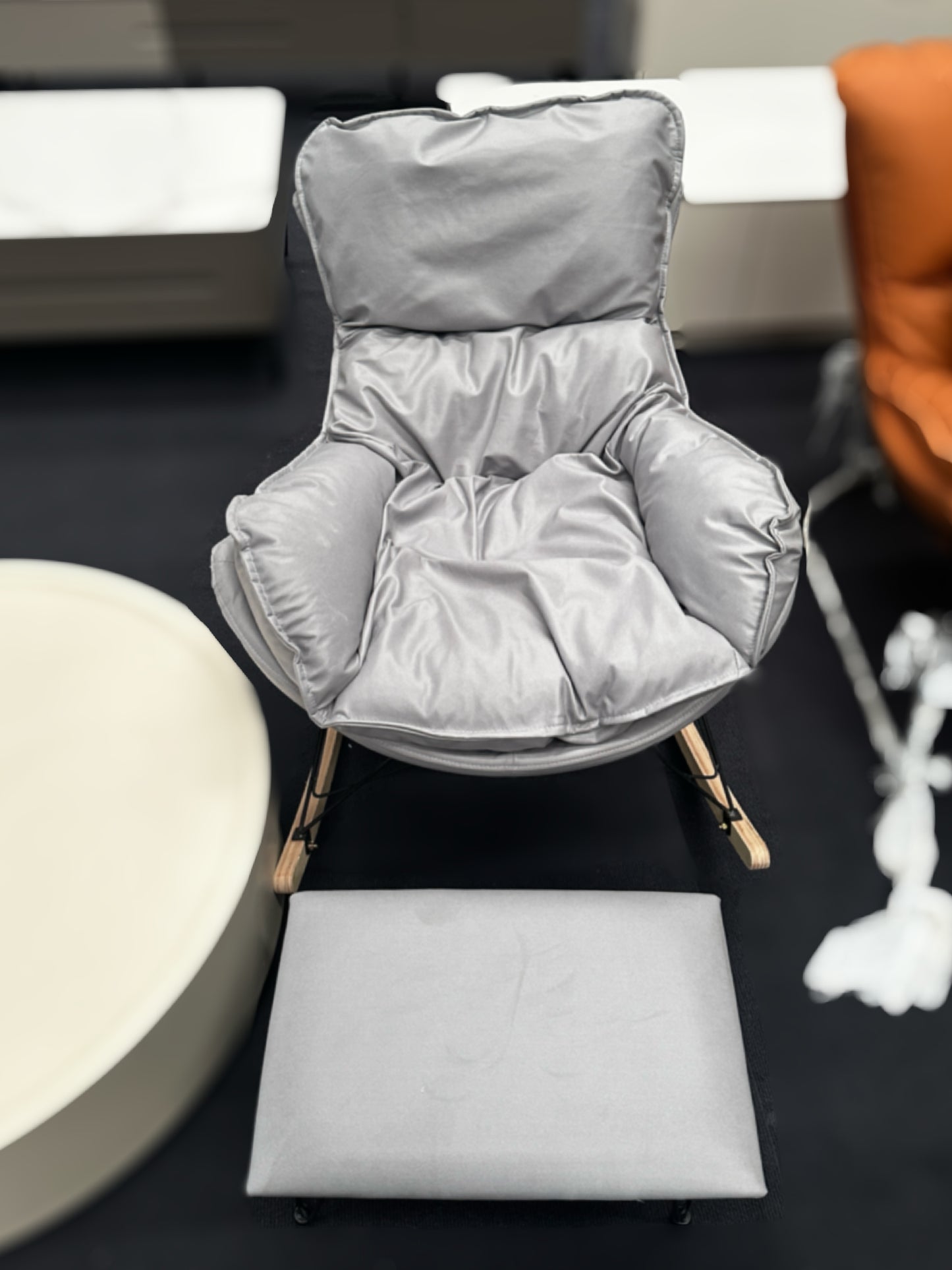 Light Gray/Iron Lounge Chair
