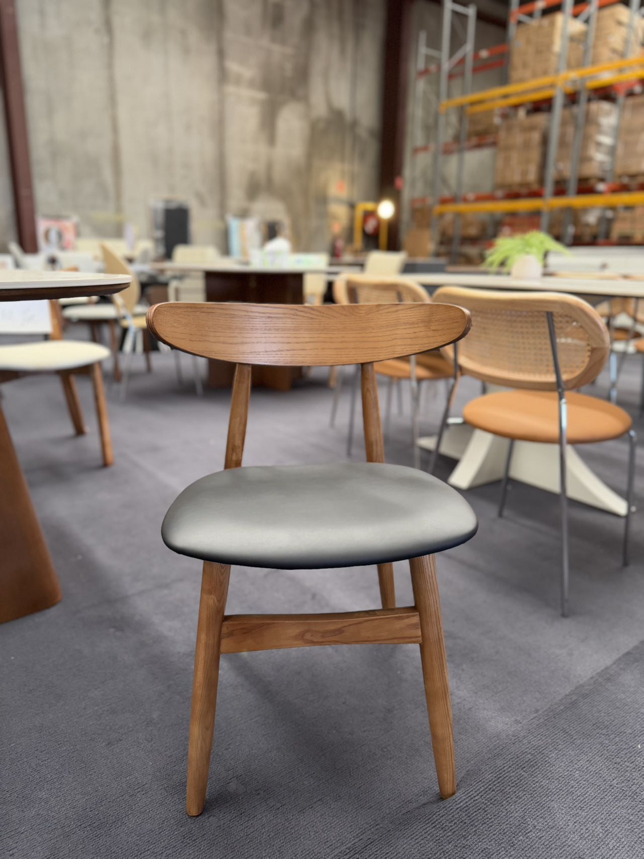 Walnut Black PU Cushion Hansen Chair