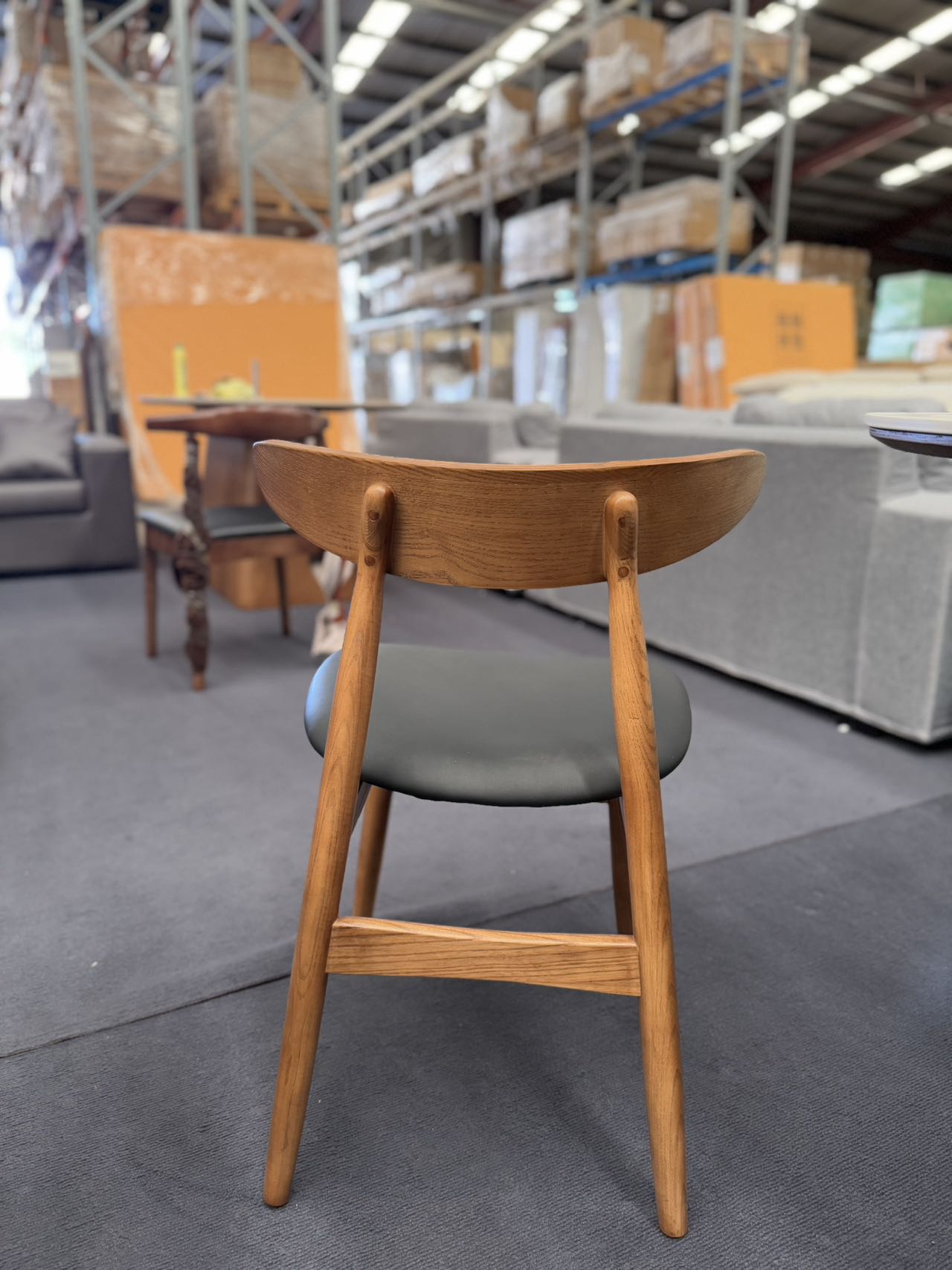 Walnut Black PU Cushion Hansen Chair