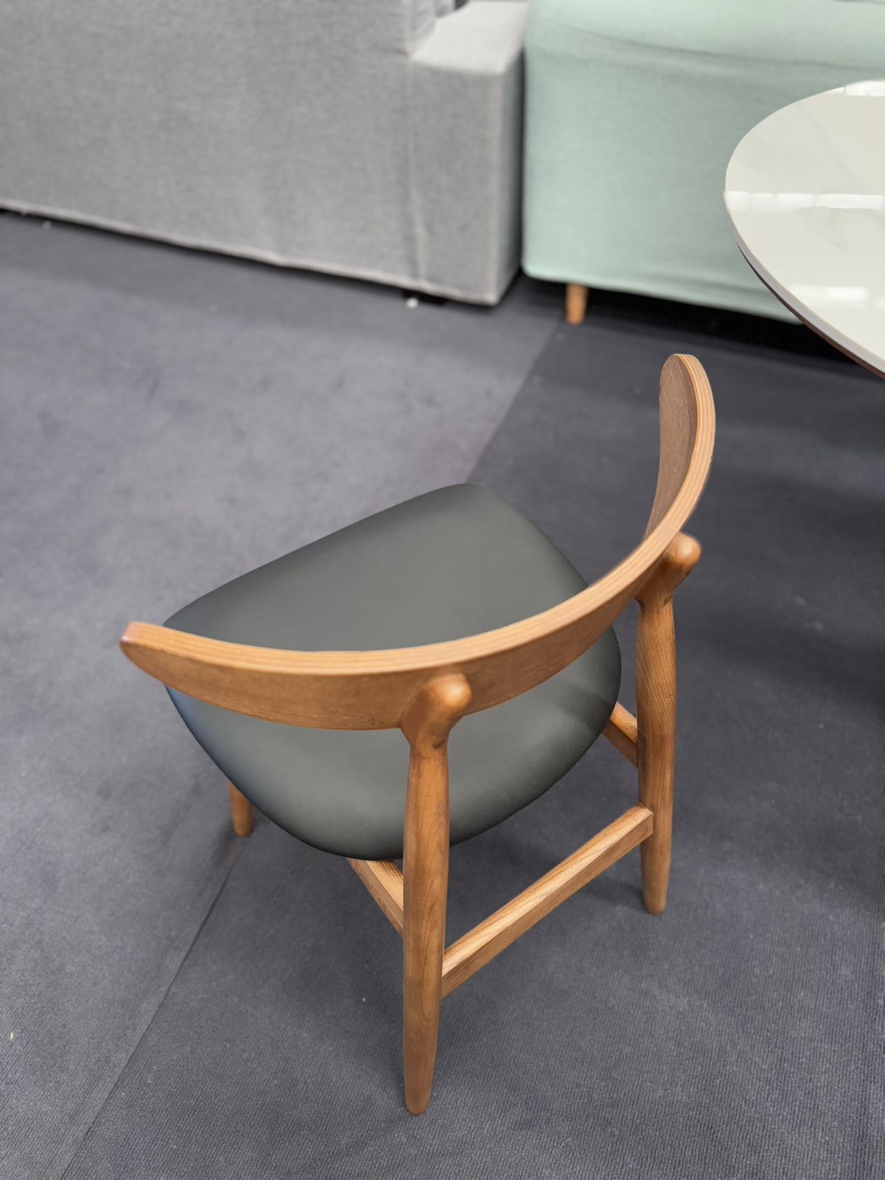 Walnut Black PU Cushion Hansen Chair