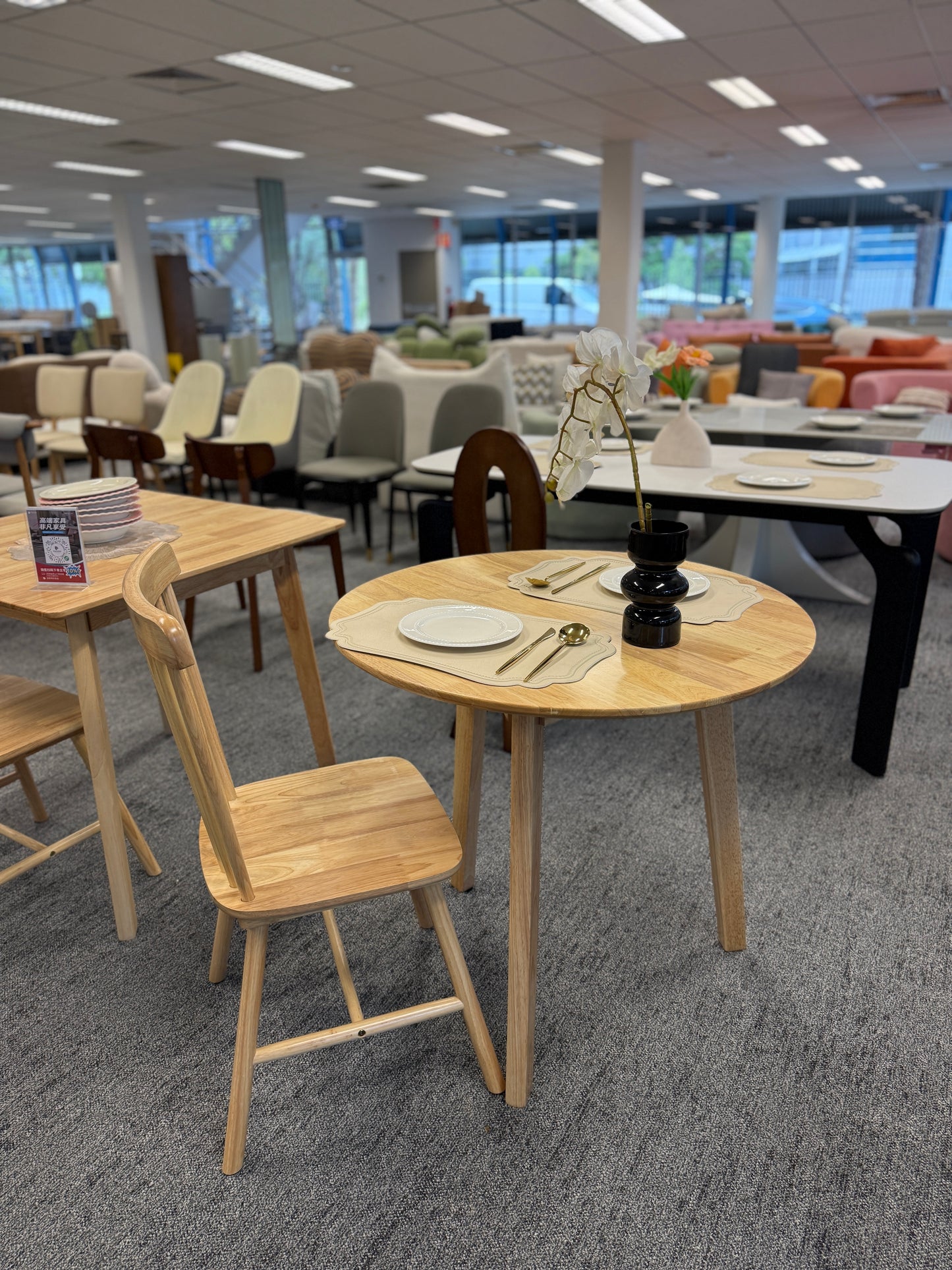 Natural Wood/Cross-Leg/Round Table