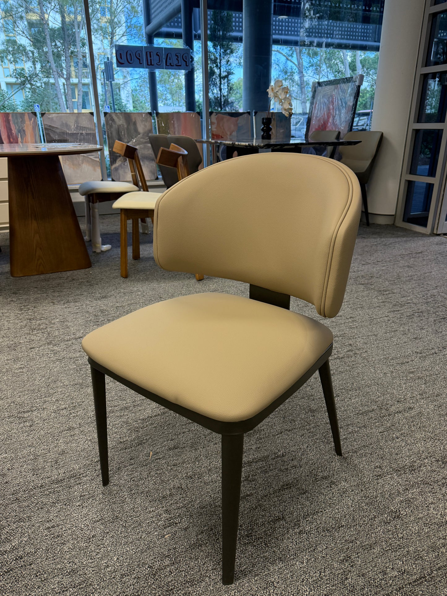 Soft Package / Peninsula Dining Chair