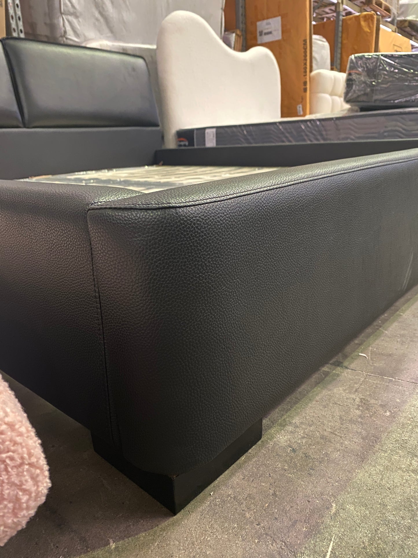 Genuine Leather/Black Cowhide/Soft Package/Solid Wood/Soft Bed 153-183