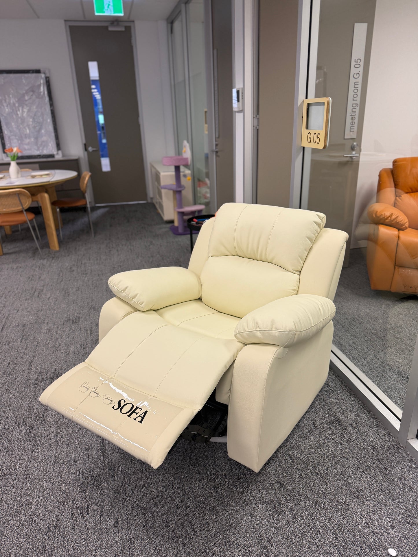 Manual Reclining Executive Lounge Chair