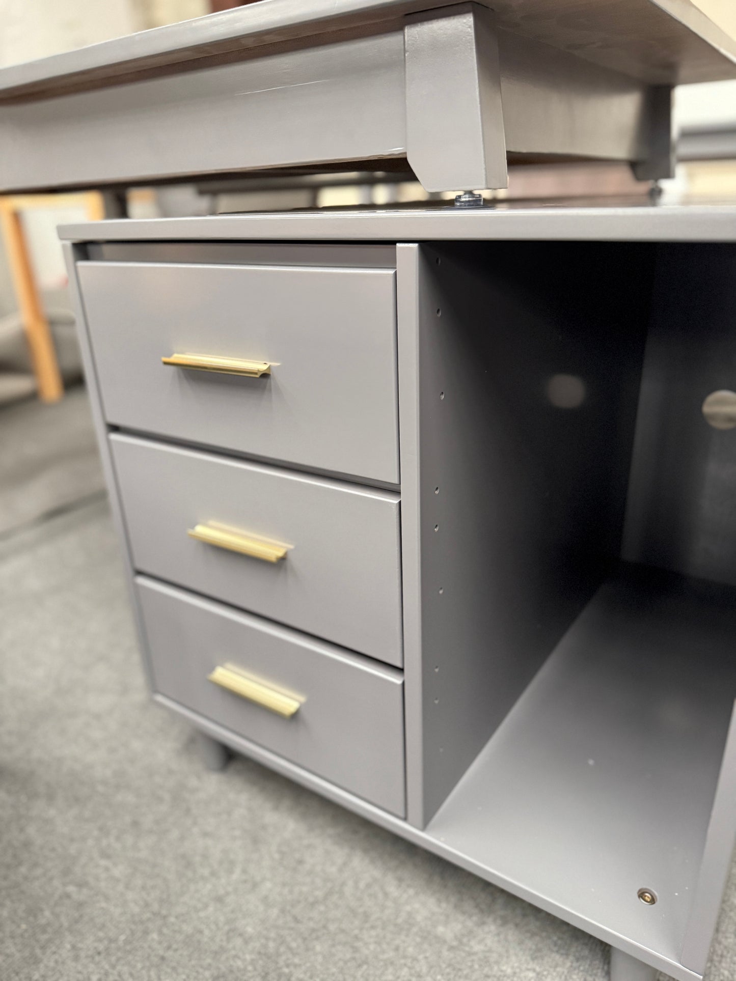 Gray Solid Wood Desk/Bucket Cabinet/Chair