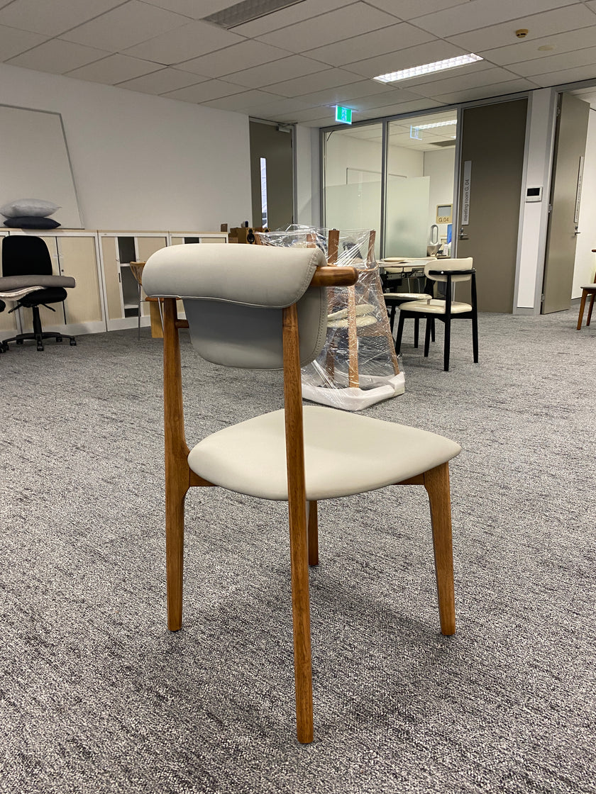 Black Oak Smoky Gray PU Cushion Chair