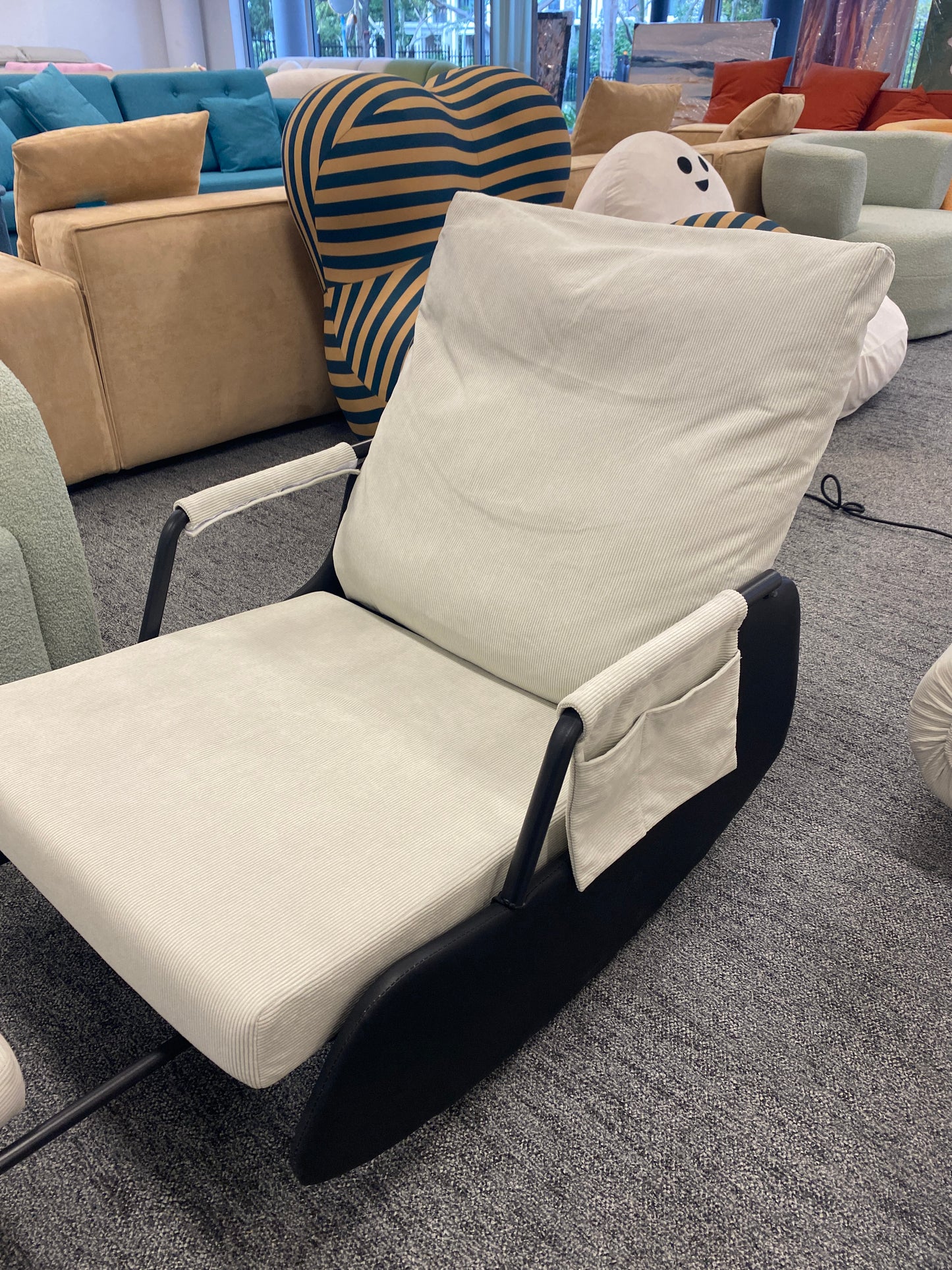 Beige Lounge Chair/Footrest