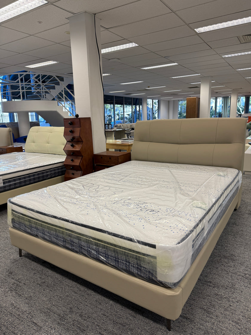 Genuine Leather/Light Gray/Soft-Covered/Solid Wood Bed/Bedside Table/153