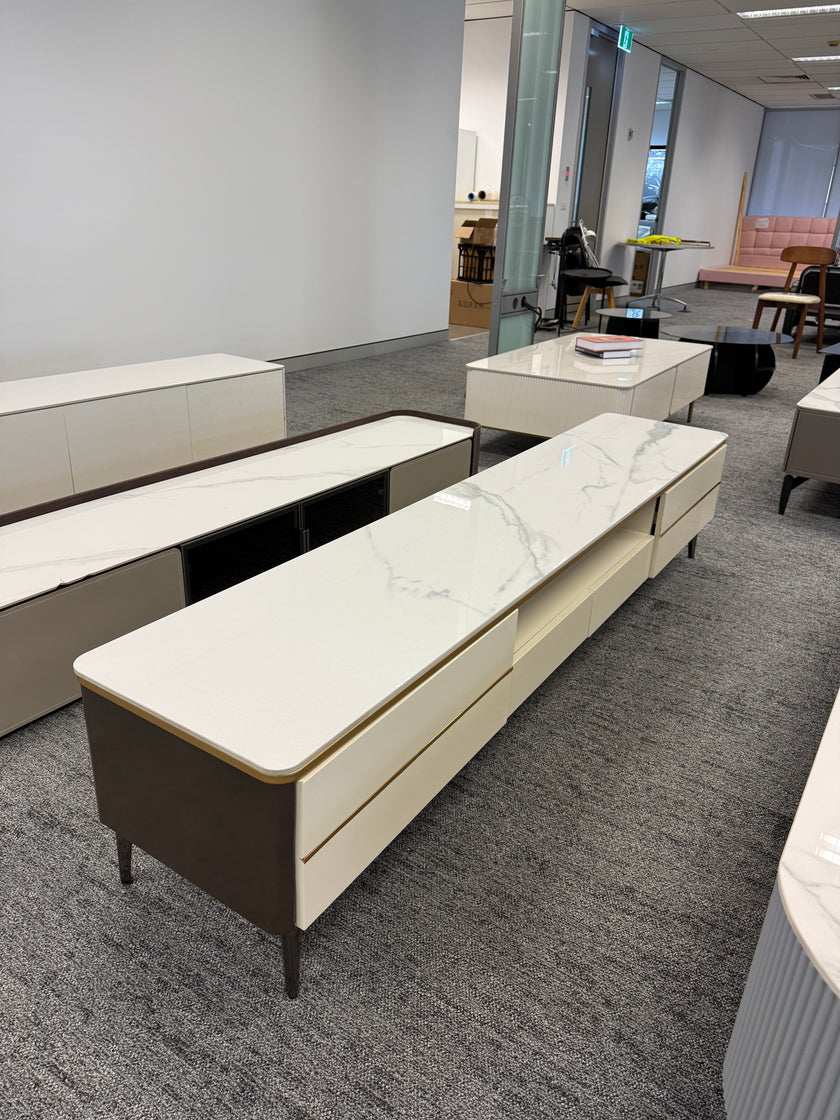 White TV Stand/Living Room Monitor/Entertainment Table