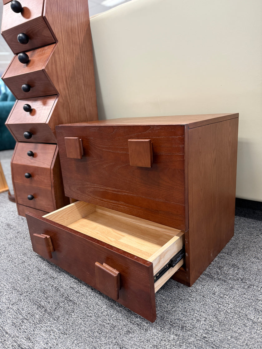 Antique-colored Solid Wood Carmen Nightstand Storage Cabinet In Vintage Style