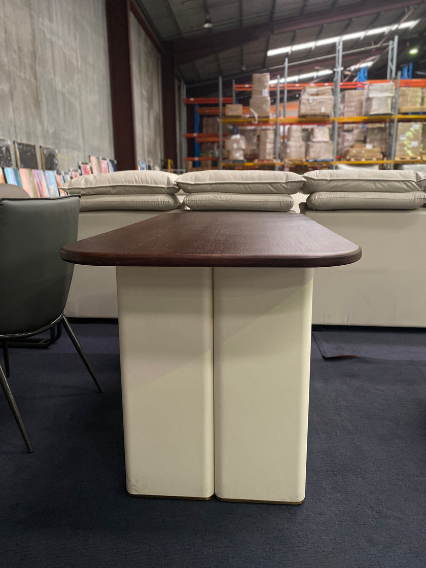 Walnut/Saddle Leather/Desk/160/180