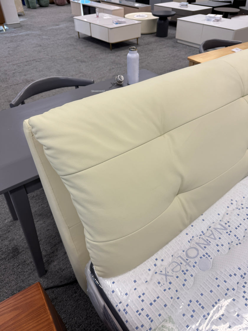 Genuine Leather/Cream White/Soft-Covered/Solid Wood Bed/153/183