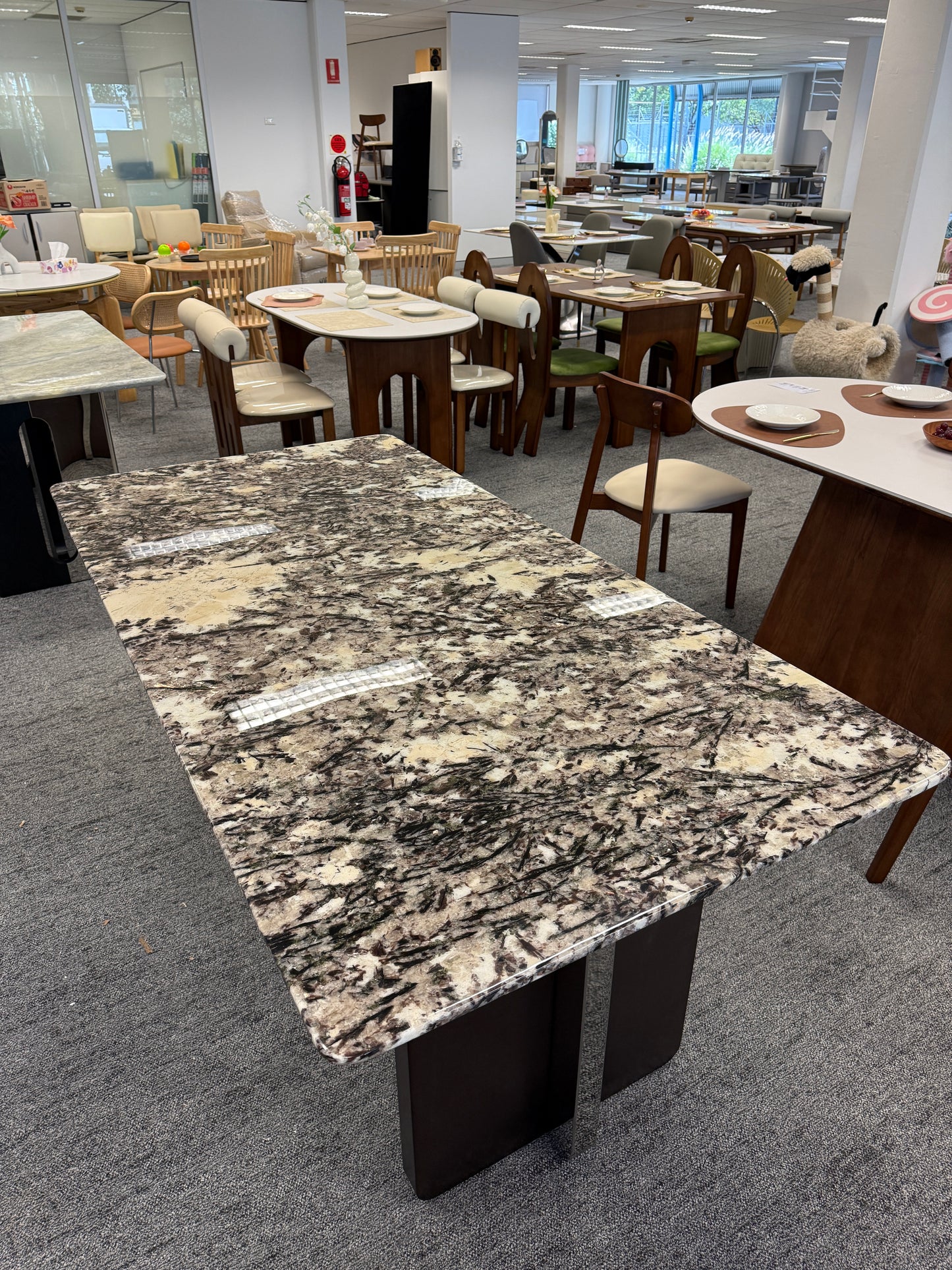 Snow Mountain Luxury Stone Color-Blocked Triangular Leg Dining Table