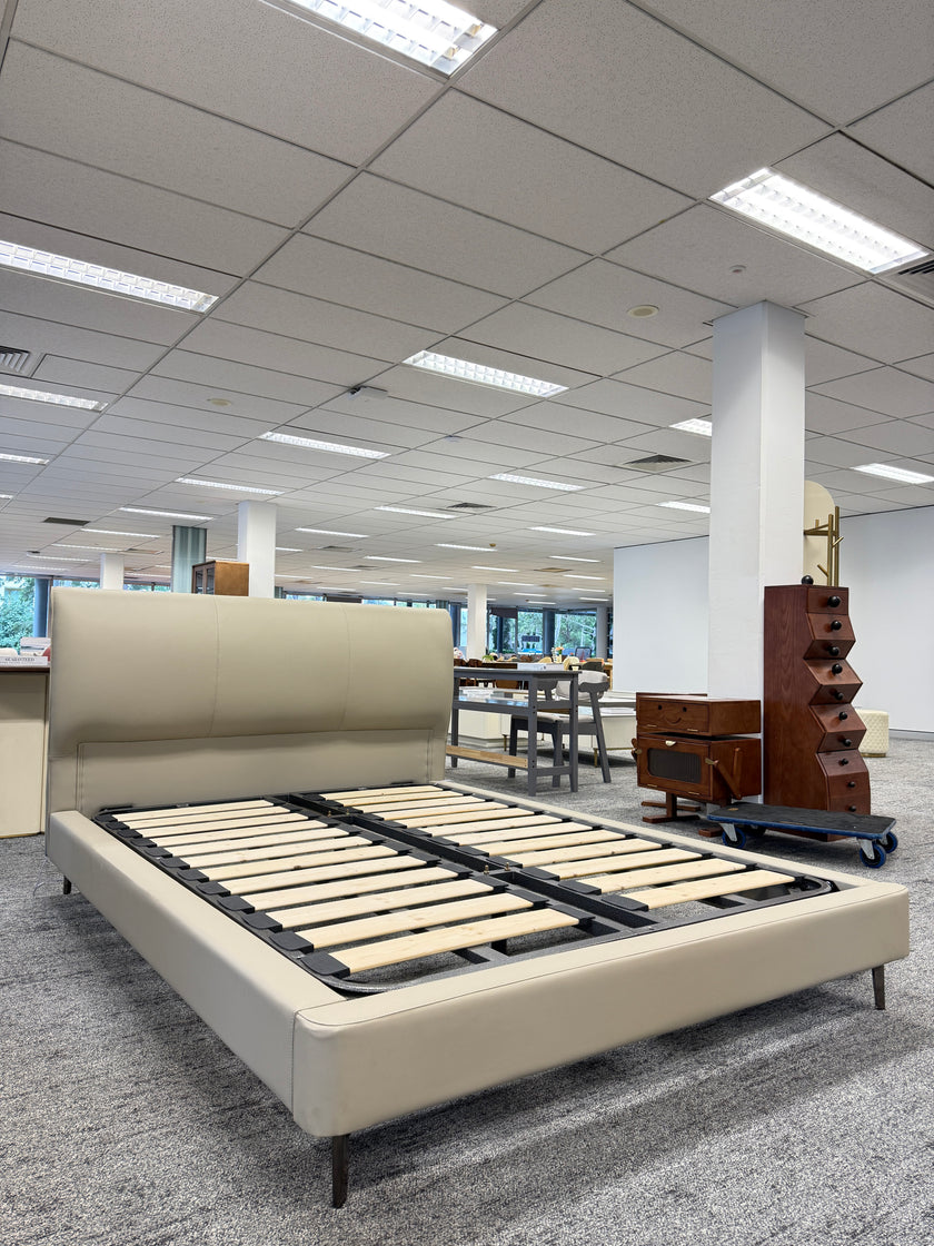 Genuine Leather/Elephant Gray/Solid Wood Bed/With Lights/183